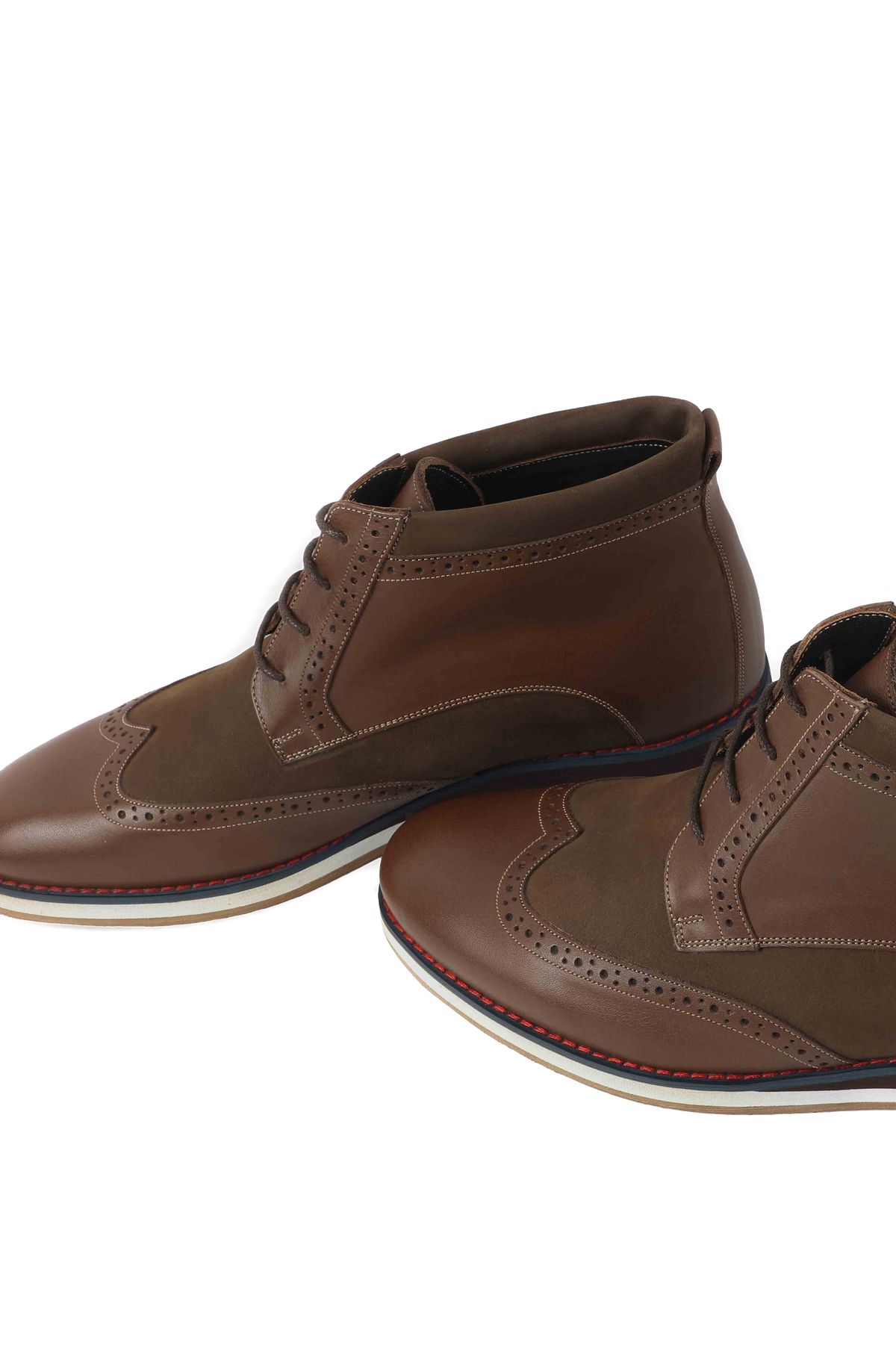 Wingtip boot