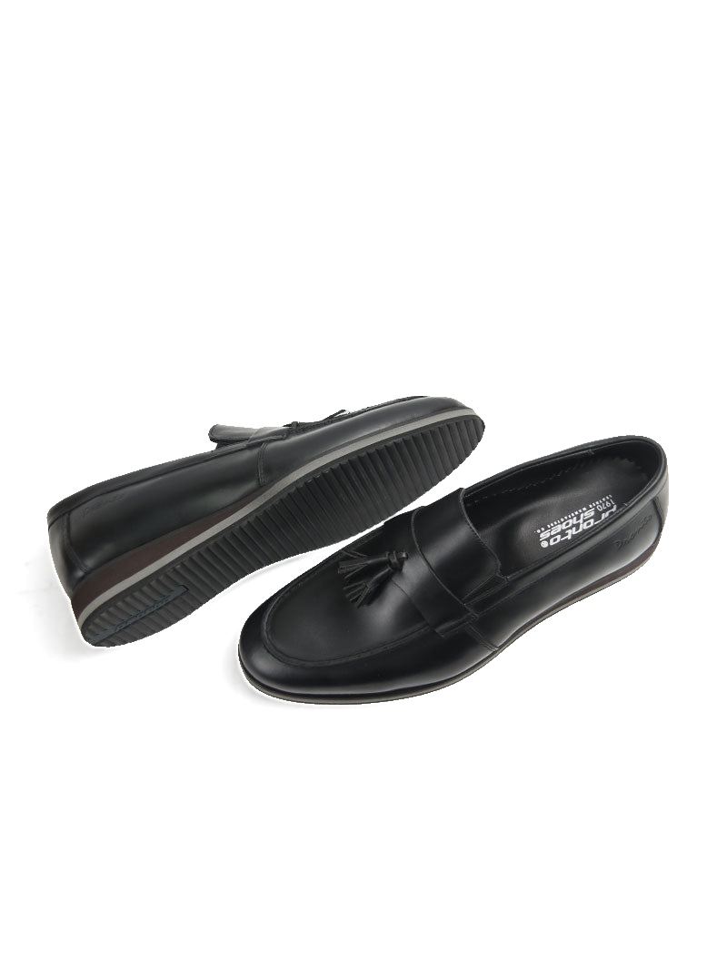 Tassel loafer