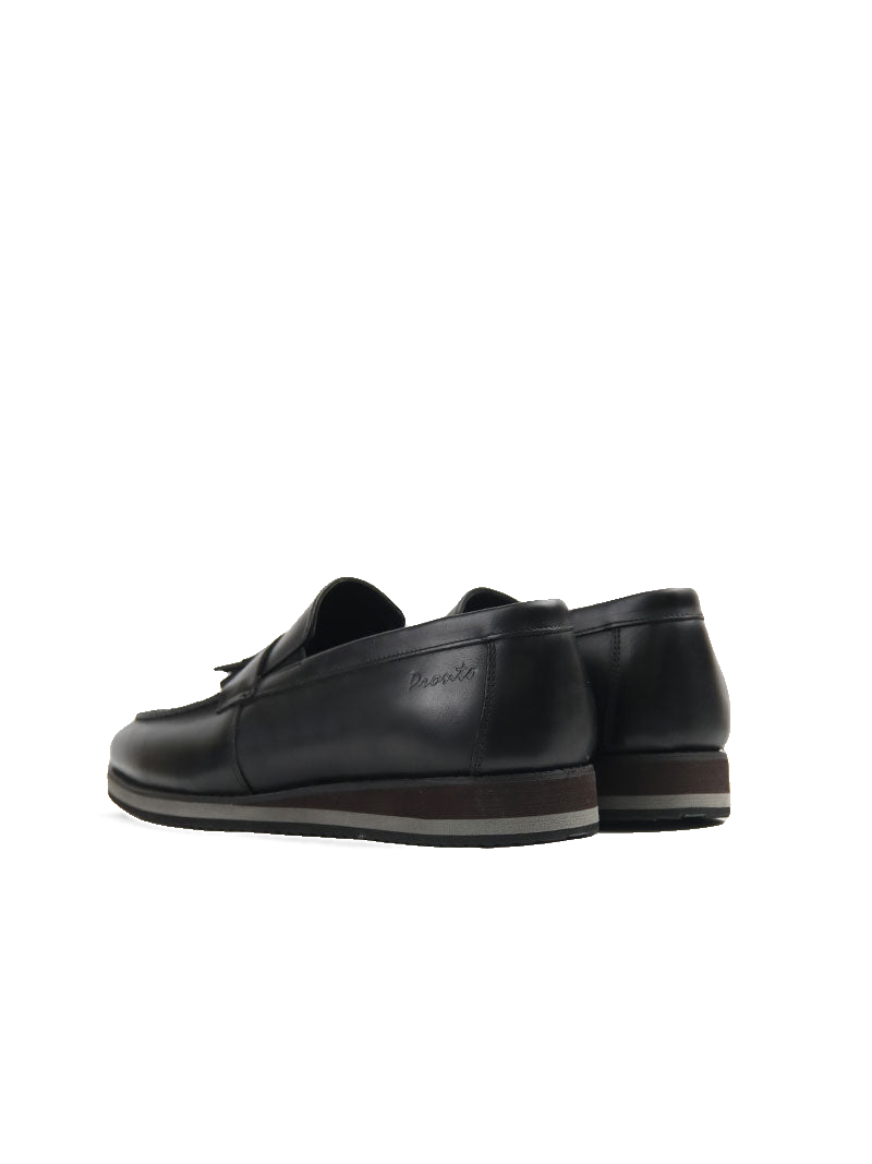 Tassel loafer