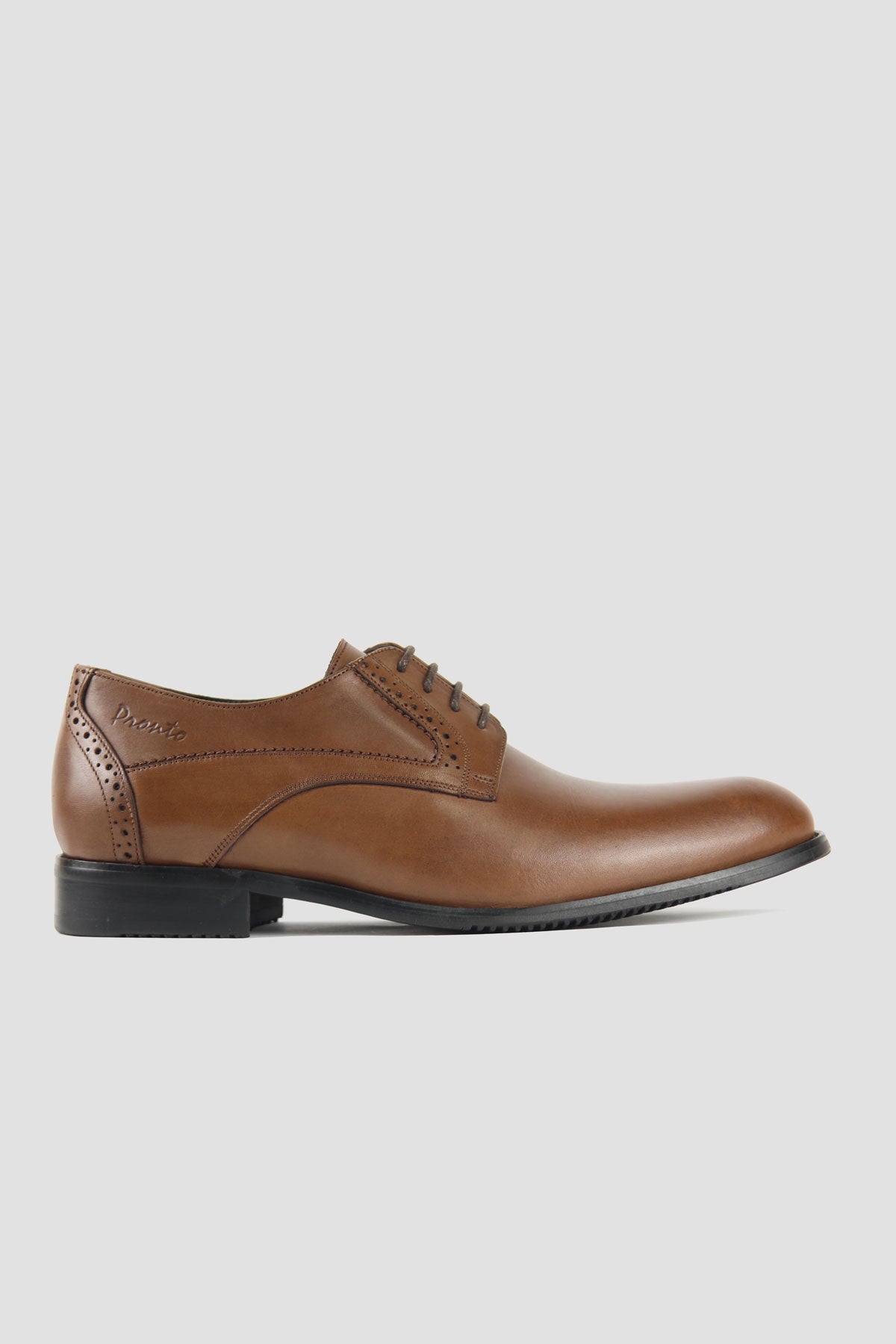 Plain toe derby