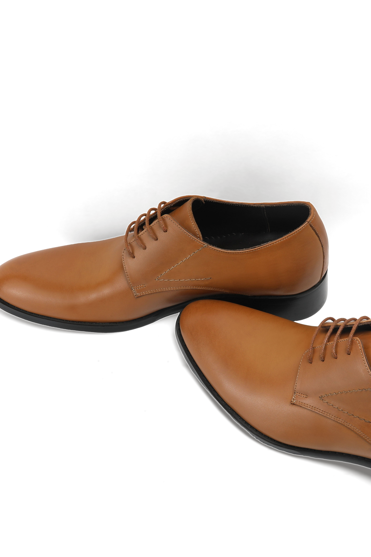Plain toe derby