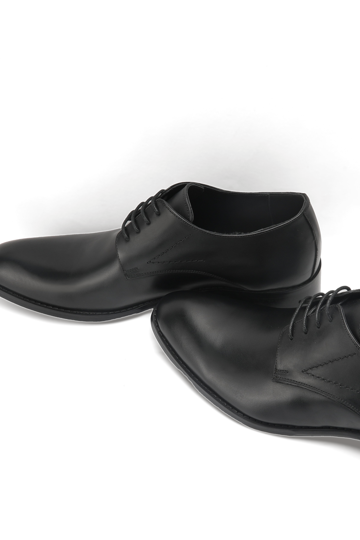 Plain toe derby