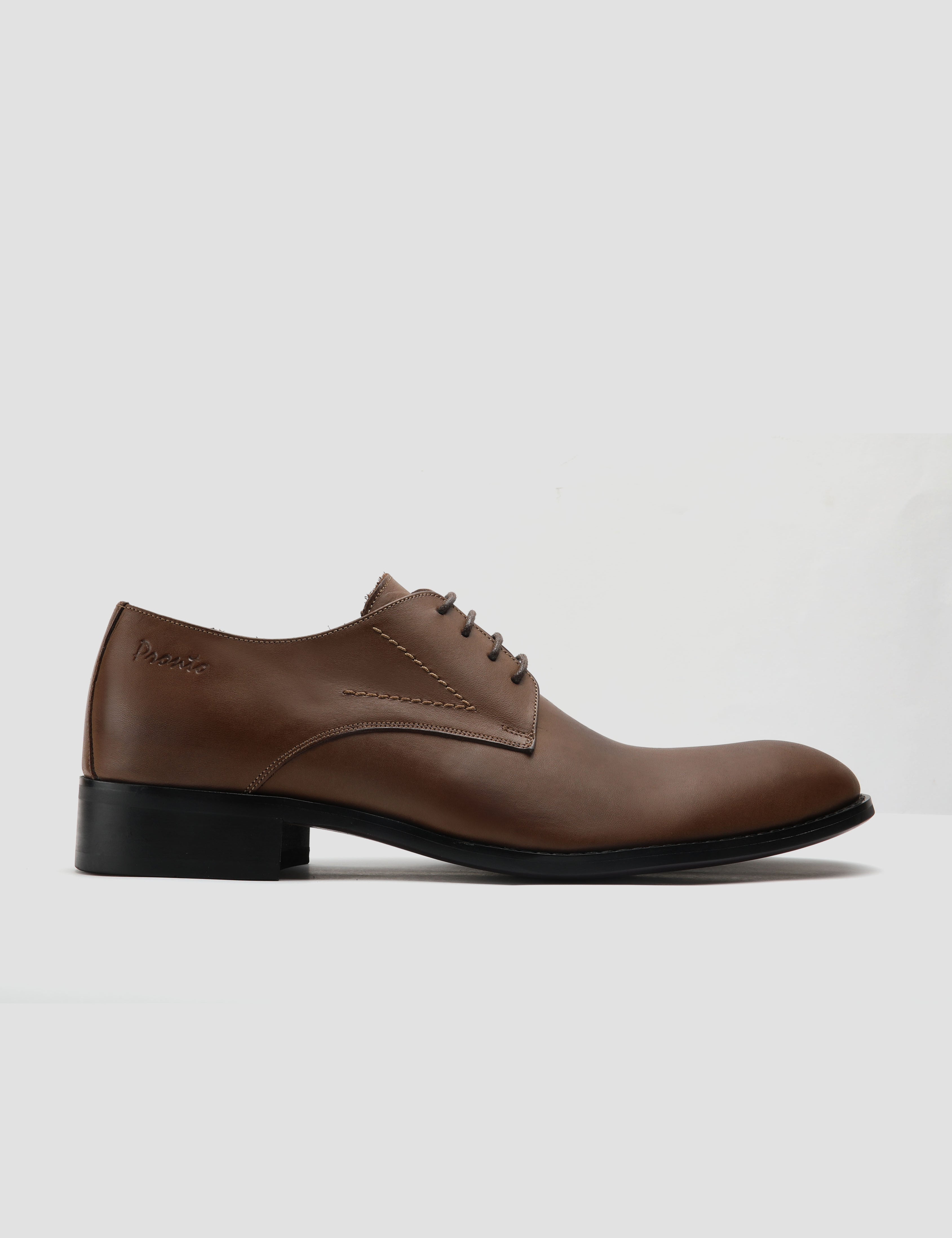 Plain toe derby