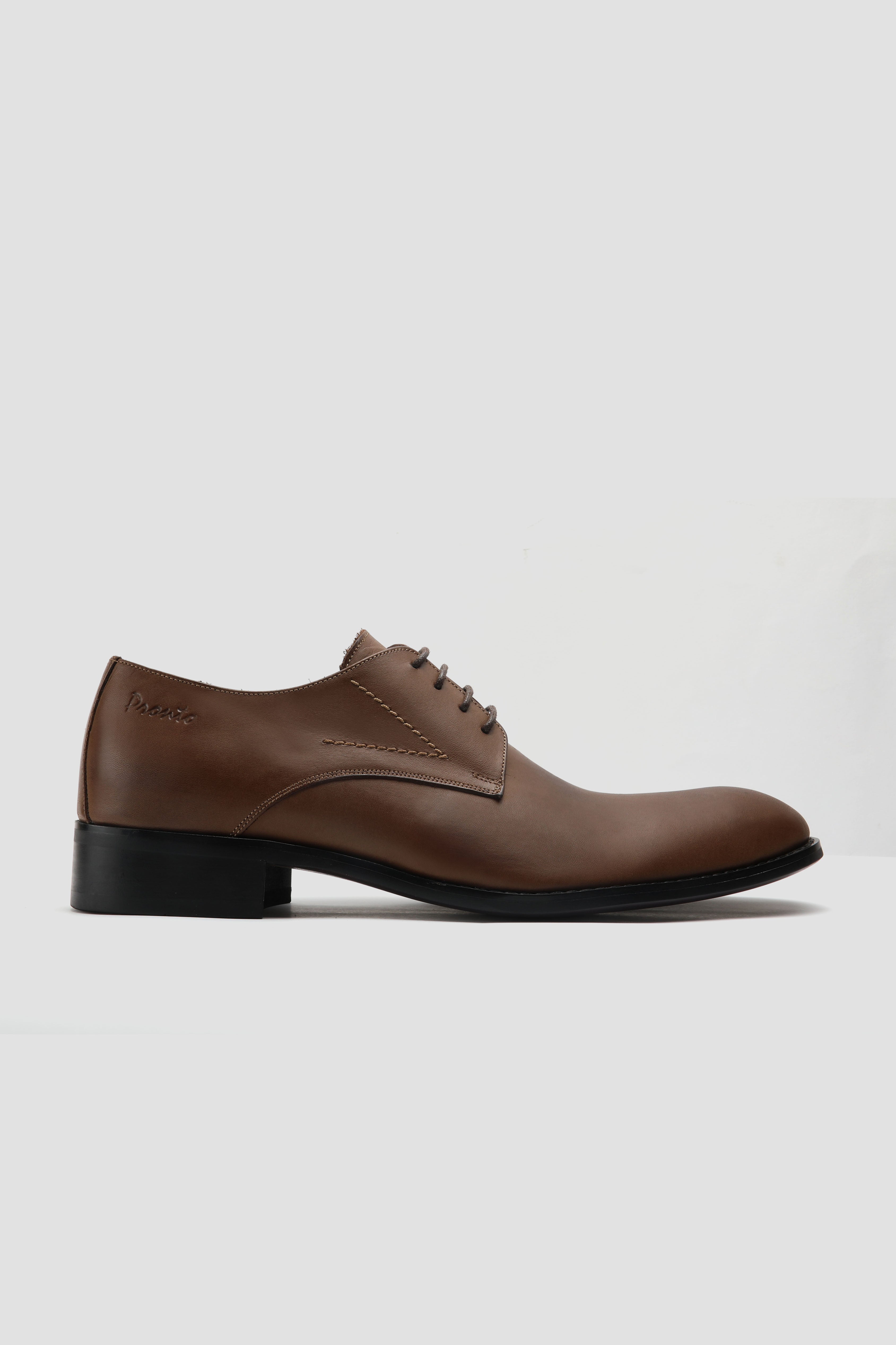 Plain toe derby