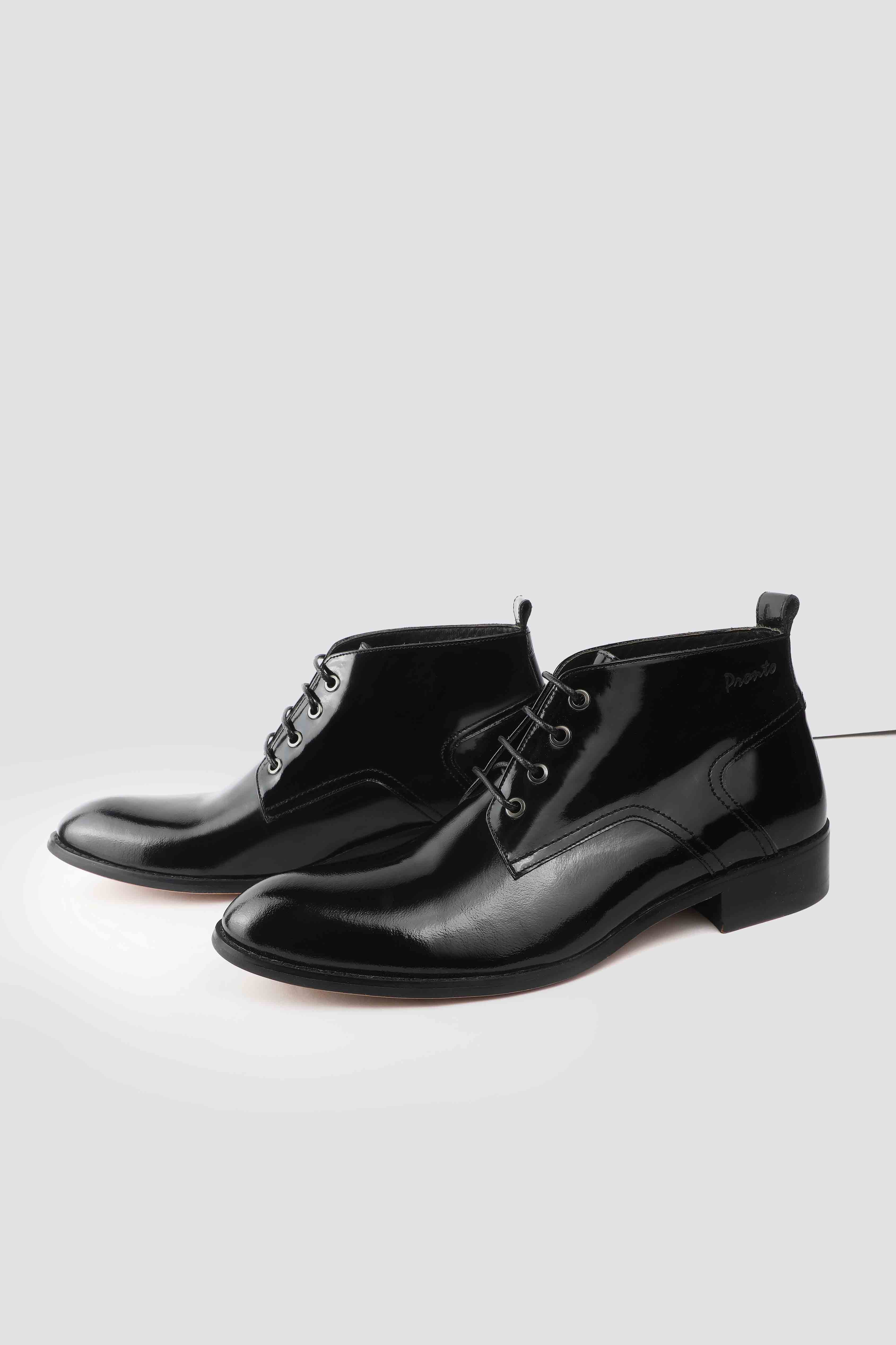 Plain toe derby Boot