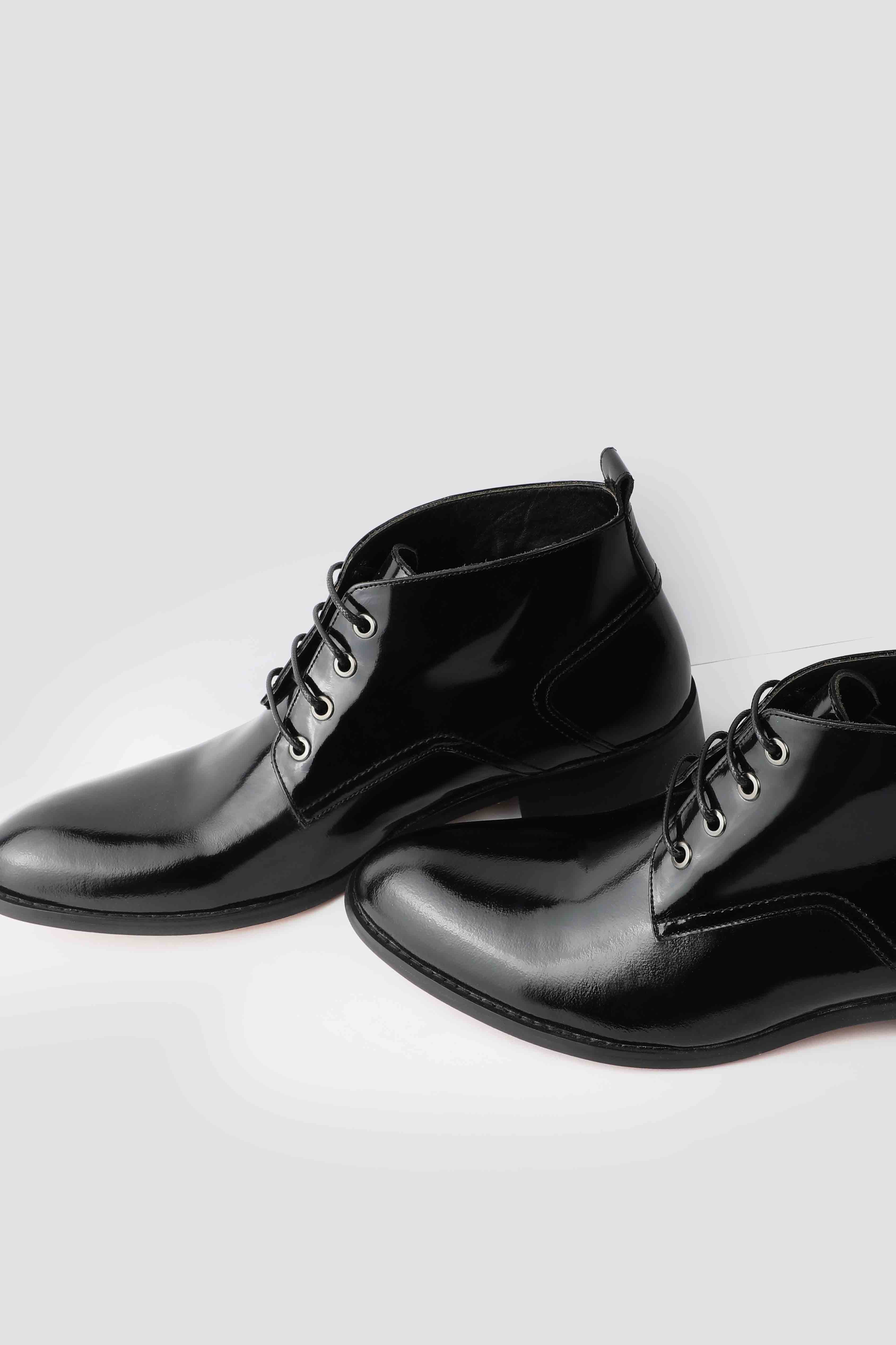 Plain toe derby Boot