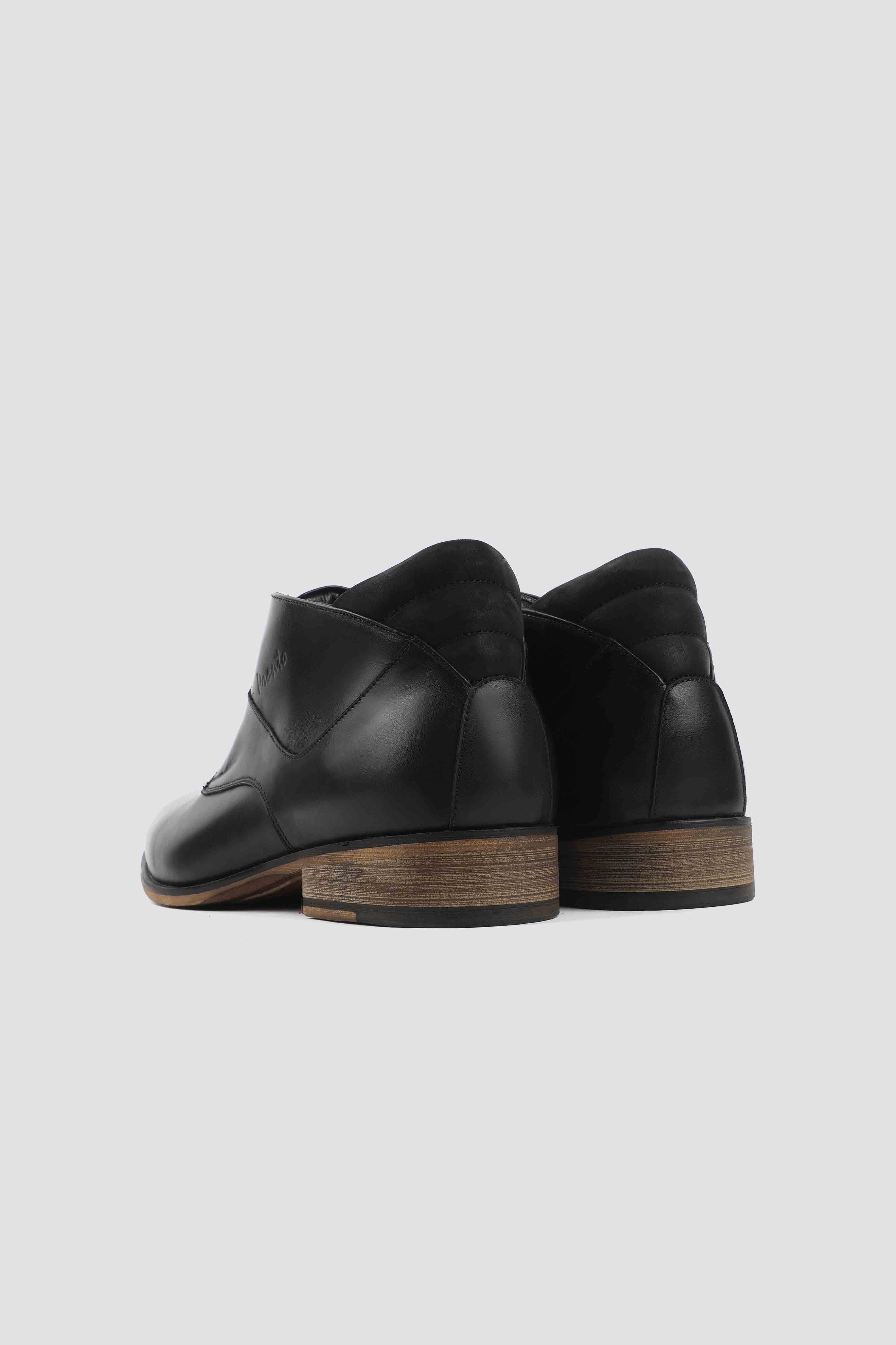 Batplain Boot