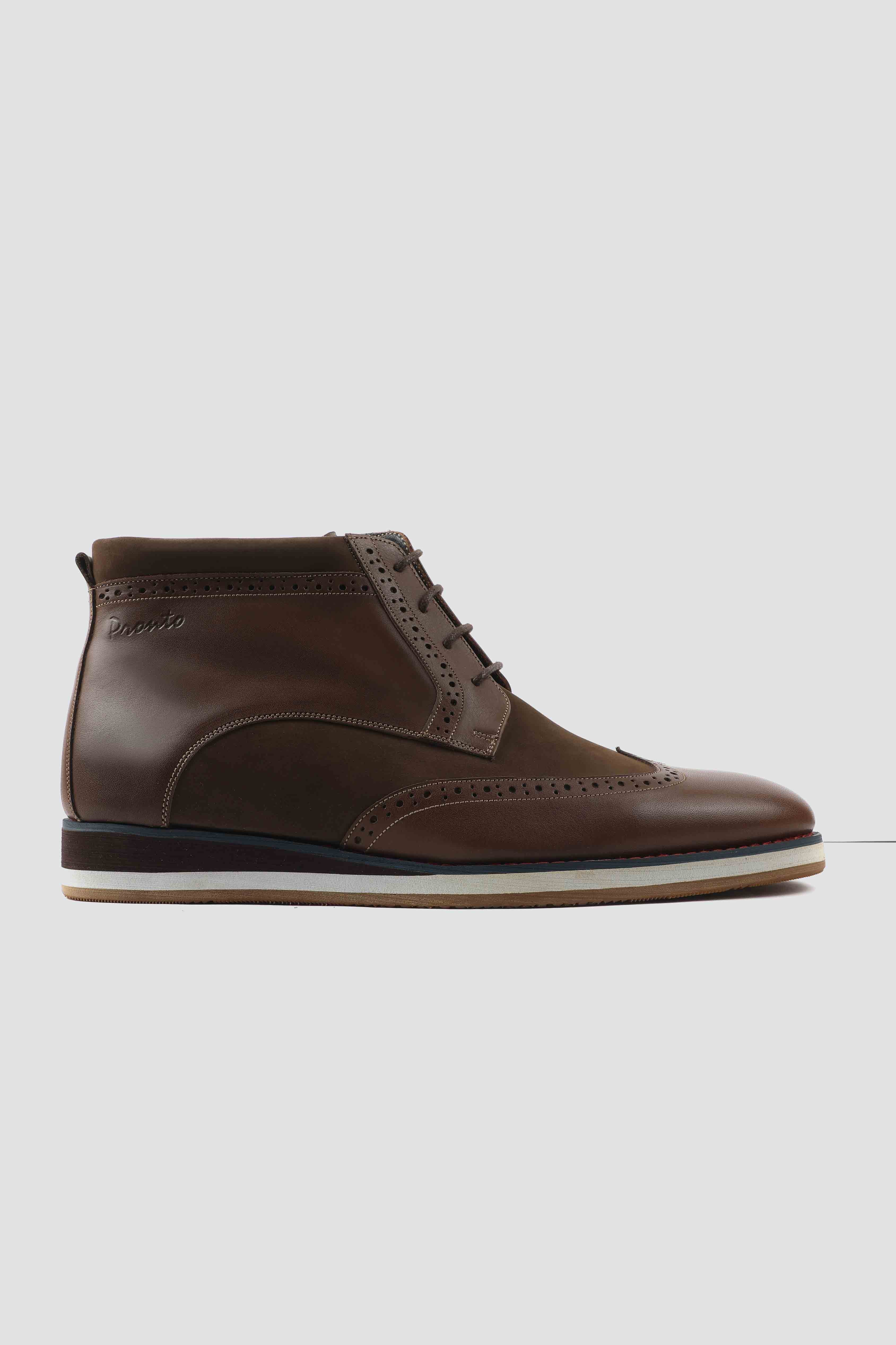 Wingtip boot