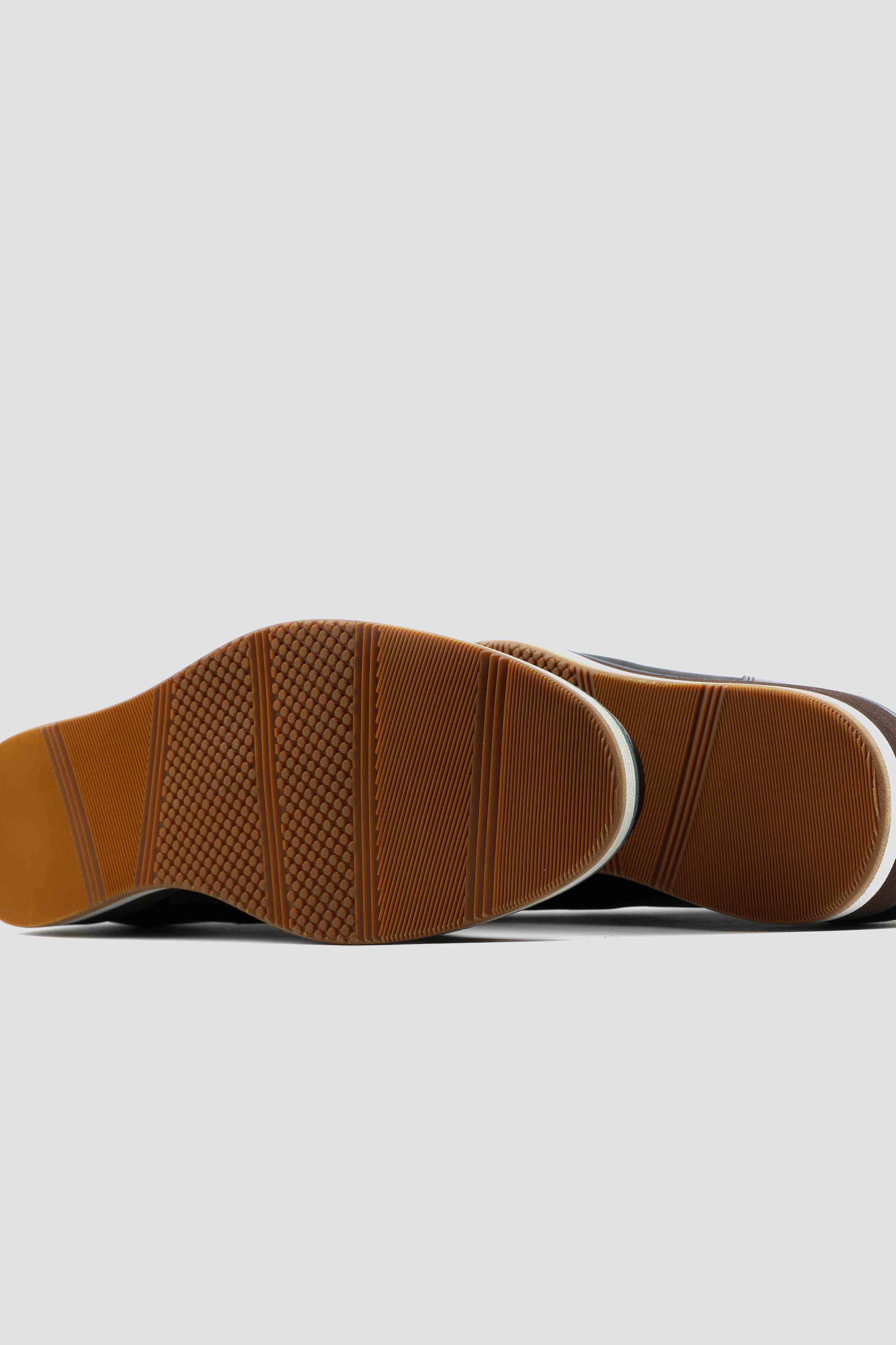 Wingtip boot